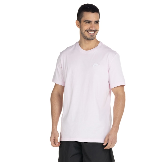 Camiseta Nike Sportwear Club - Masculina - Foto 2