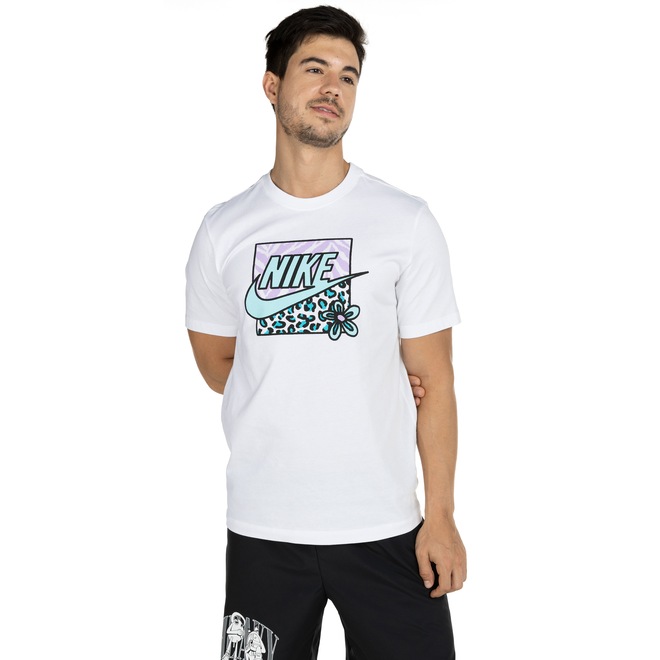 Camiseta Nike Manga Curta Sportswear Tee High Summer - Masculina - Foto 2