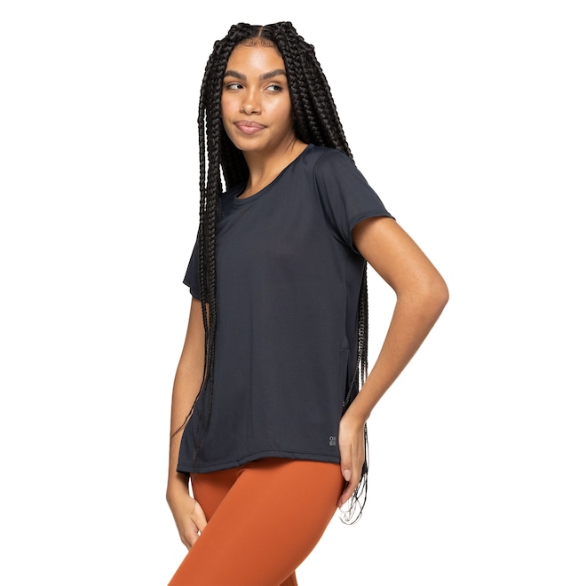 Camiseta Respirável Cava Tradicional Oxer Manga Curta com Abertura Lateral - Feminina - Foto 2