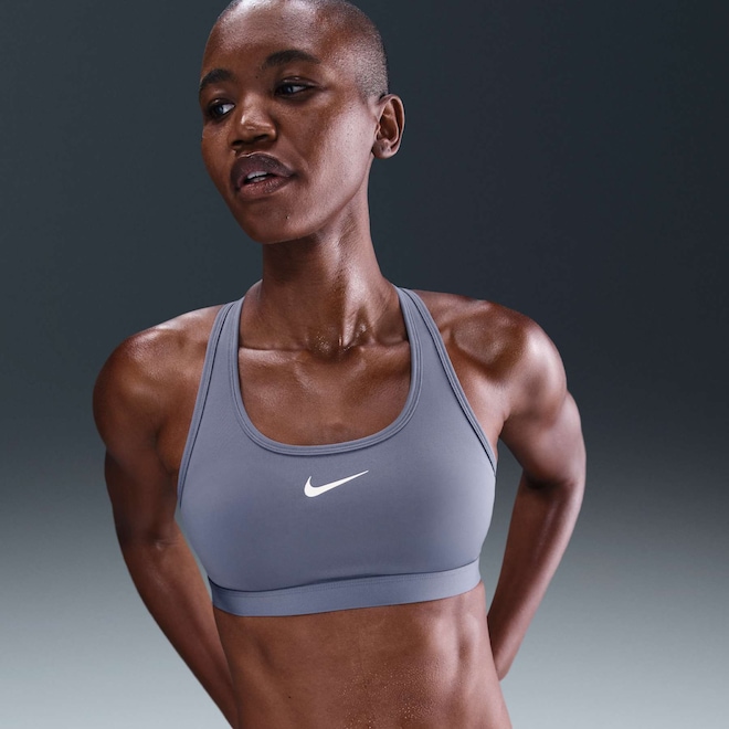 Top Fitness com Bojo Nike Média Sustentação Swoosh Sport - Foto 1