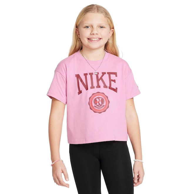Camiseta Nike Sportswear Graphic Juvenil - Foto 1