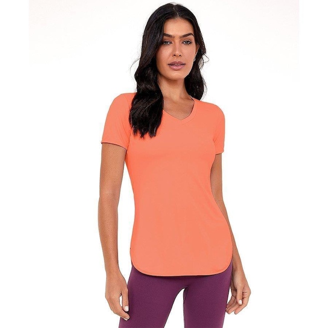 Camiseta Alto Giro Alongada - Feminina - Foto 1