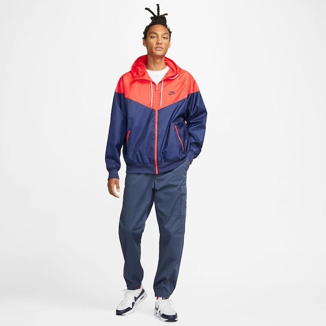Jaqueta Corta Vento com Capuz Nike Sportswear Windrunner - Masculina - Foto 1