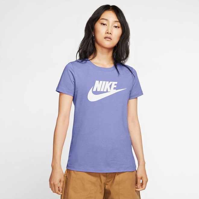 Camiseta Nike Sportswear Essential - Feminina - Foto 1