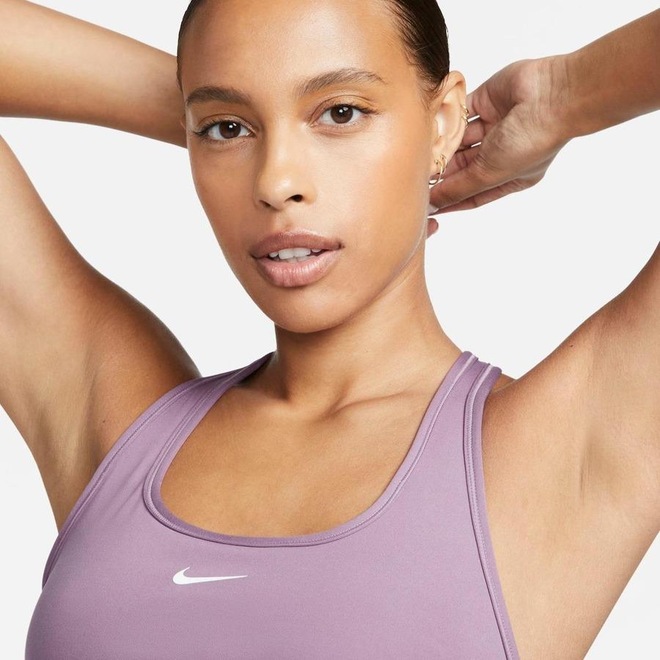 Top Fitness Nike Swoosh - Feminino - Foto 1