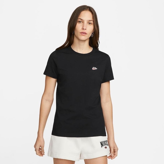 Camiseta Nike Sportswear - Feminina - Foto 1