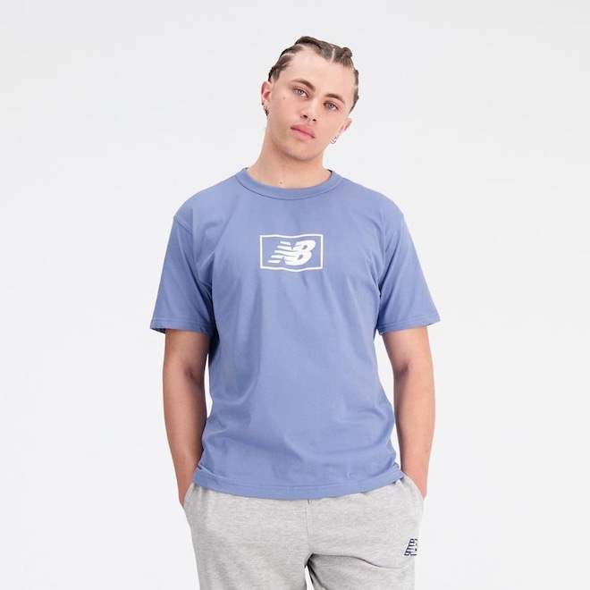 Camiseta New Balance Essentials Logo - Masculina - Foto 1