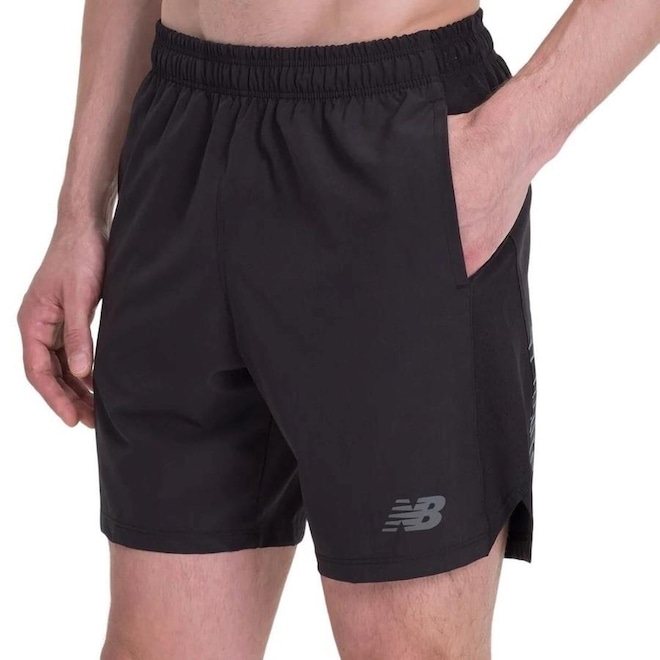 Bermuda New Balance Tenacity Logo 7" - Masculina - Foto 1