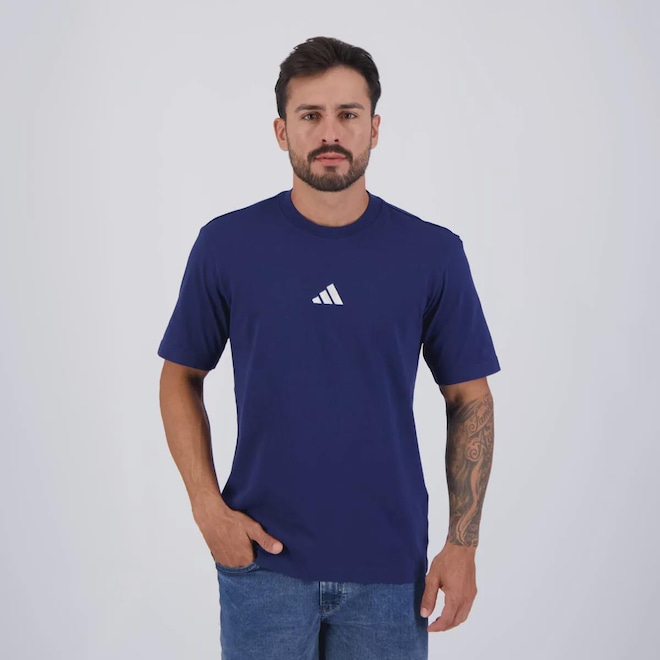 Camiseta Adidas Small Logo - Masculina - Foto 1
