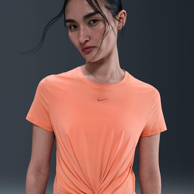 Camiseta Nike One Classic Cropped - Feminina - Foto 1