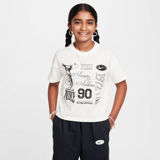 Camiseta Nike Sportswear - Infantil - Foto 1