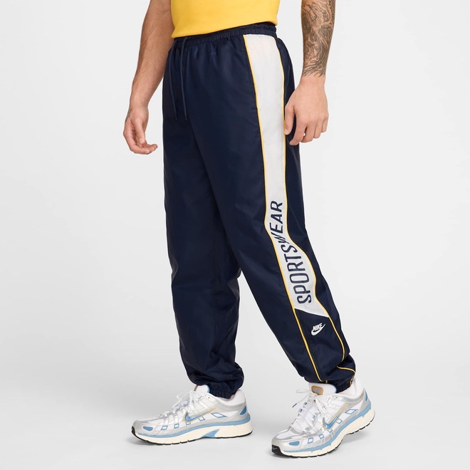 Calça Nike Club Woven Jogger - Masculina - Foto 1