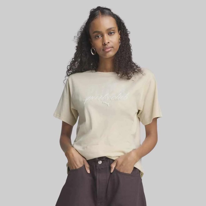 Camiseta Puma Class Relaxed - Feminina - Foto 1