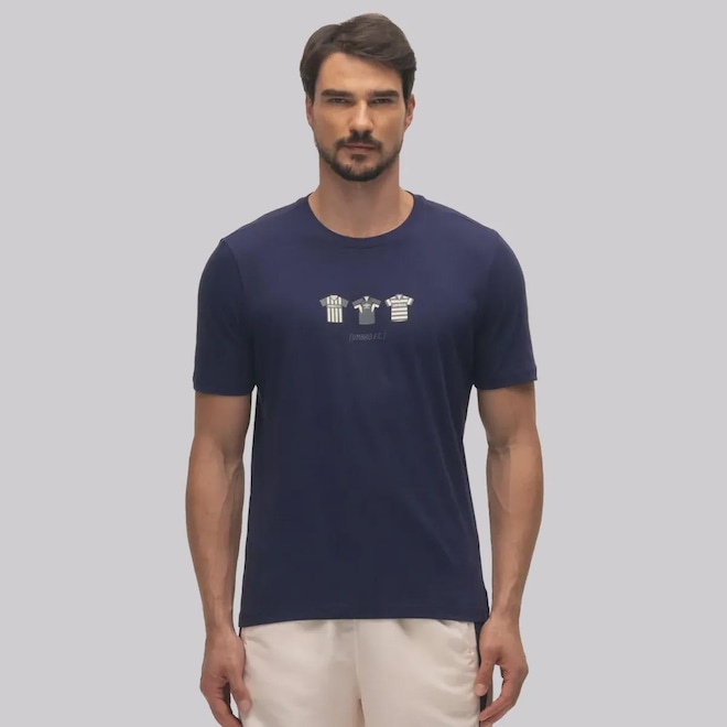 Camiseta Umbro Classic - Masculina - Foto 1