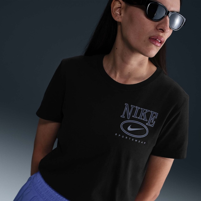 Camiseta Nike Sportswear Club Essential - Feminina - Foto 1