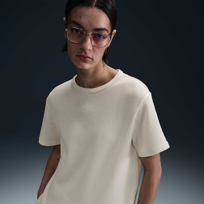 Camiseta Nike Sportswear Chill Waffle - Feminina - Foto 1