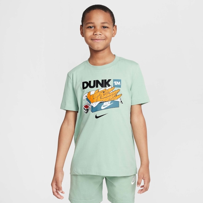 Camiseta Nike Sportswear Dunk - Infantil - Foto 1