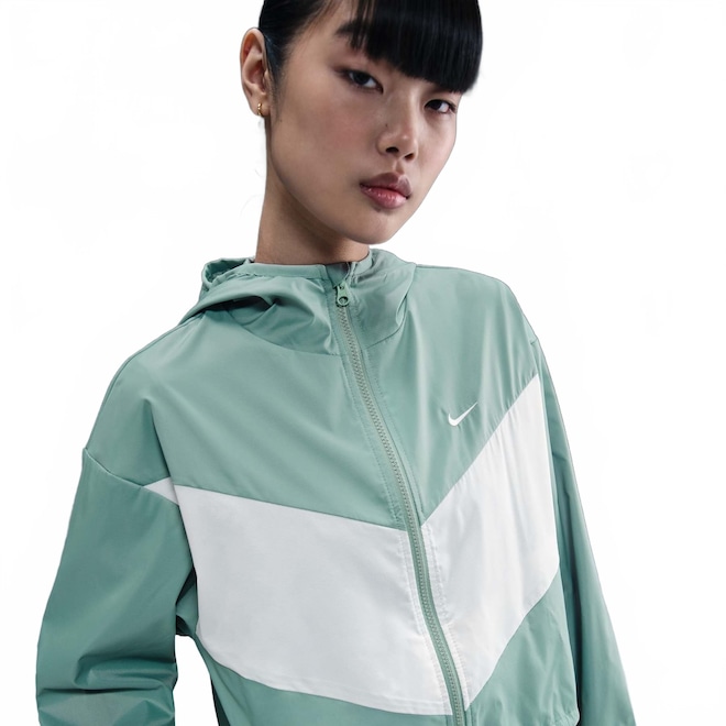 Jaqueta Feminina Nike Sportswear Windrunner - Foto 1