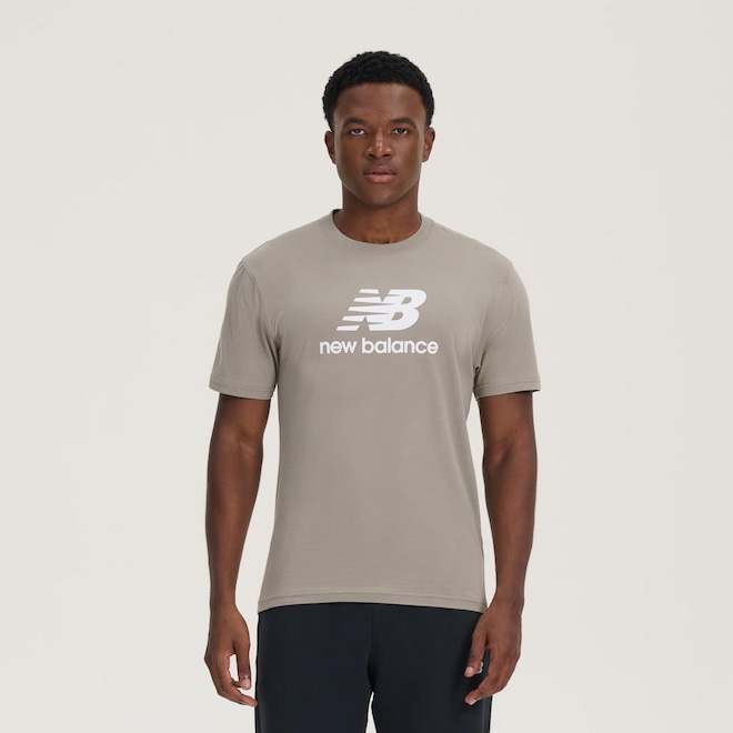 Camiseta New Balance Chalk Board Logo Masculina - Foto 1