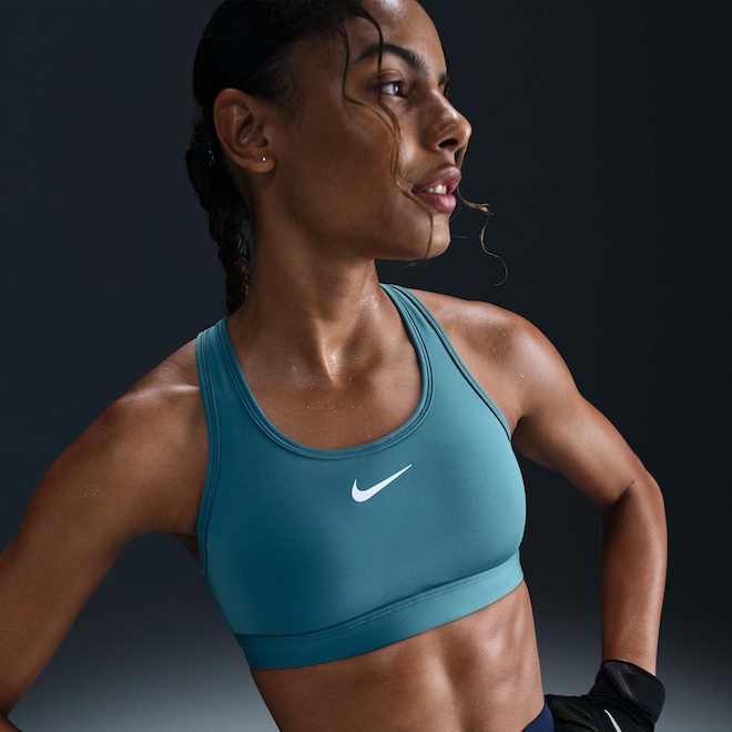 Top Fitness com Bojo Nike Média Sustentação Swoosh Sport - Foto 1