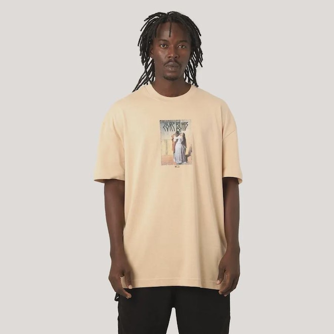 Camiseta BoxFit MCD Last Kiss Travis Bomb Masculino - Foto 1