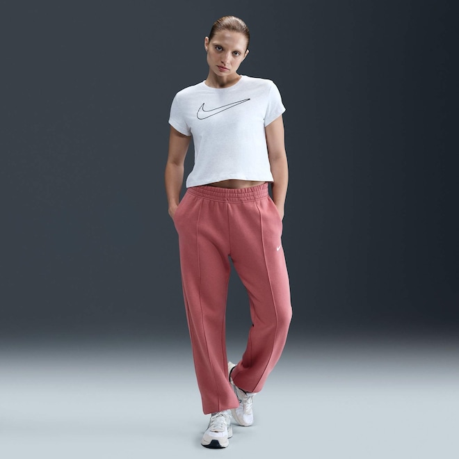 Camiseta Nike Sportswear Club Feminina - Foto 1