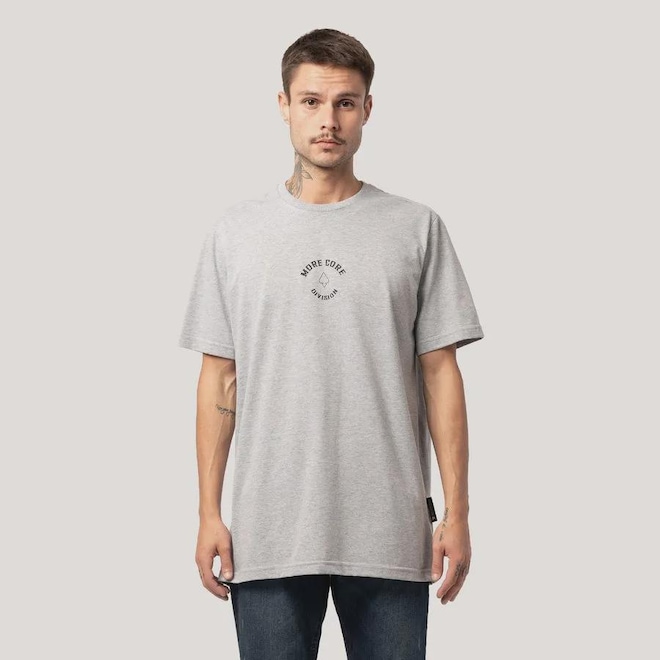 Camiseta Regular MCD Netuno Masculina - Foto 1