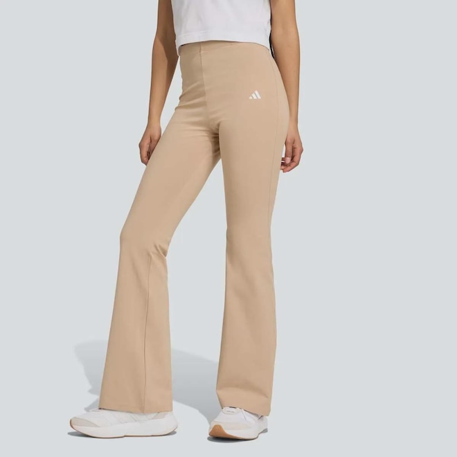 Calça Flare adidas Small Logo Essentials Feminina - Foto 1