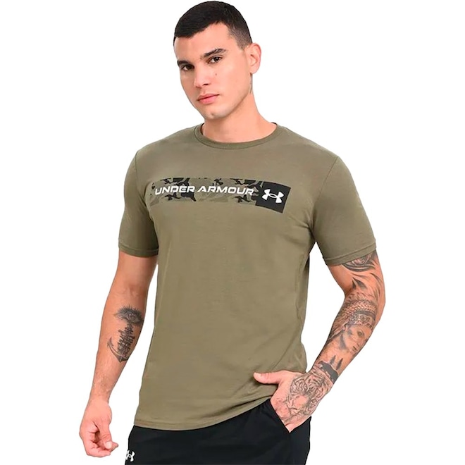 Camiseta Under Armour Camo Chest Stripe Masculina - Foto 1