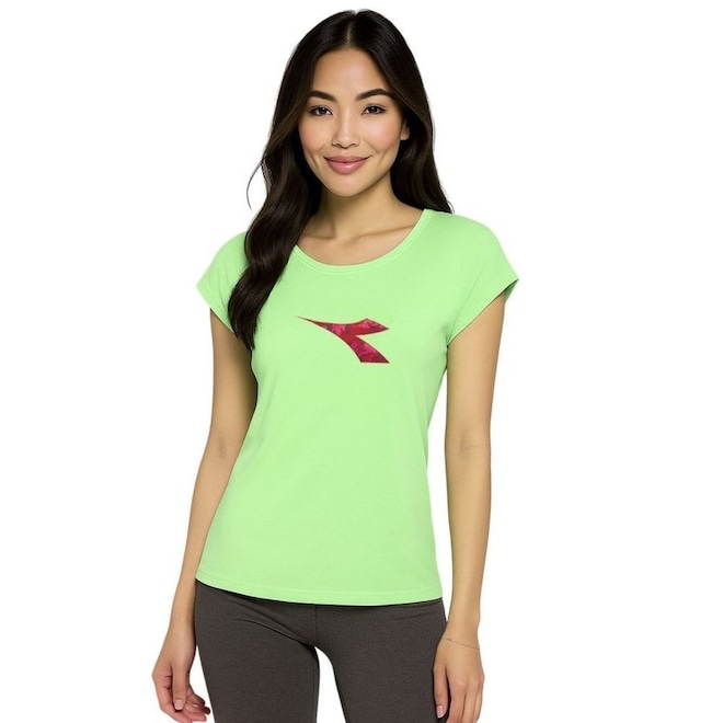 Camiseta Diadora Big Logo Camo Feminina - Foto 1