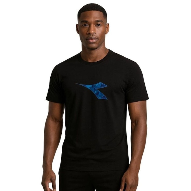 Camiseta Diadora Big Logo Camo Masculina - Foto 1