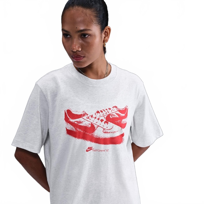 Camiseta Nike Sportswear Field General Feminina - Foto 1