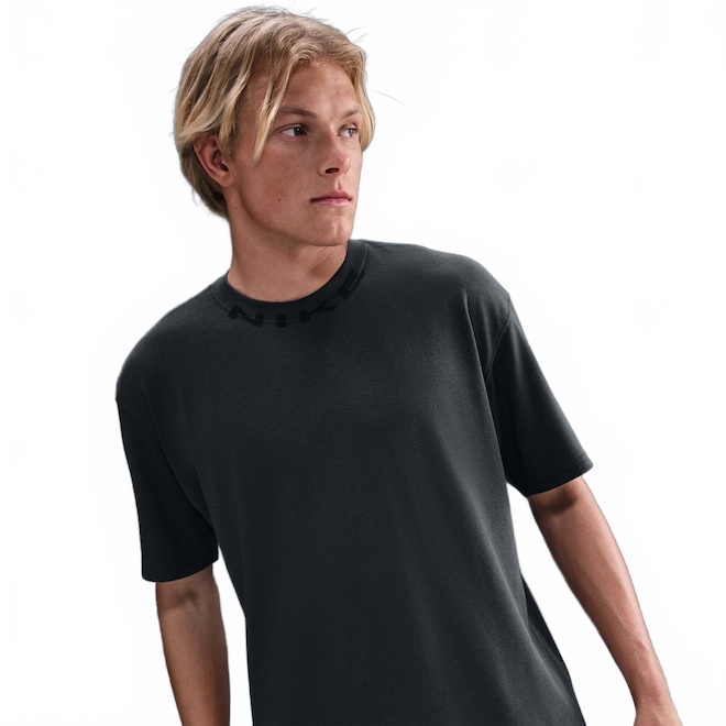 Camiseta Nike Sportswear Collar Print Unissex - Foto 1