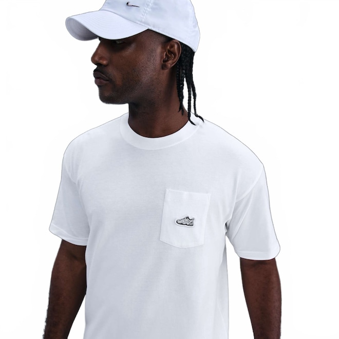 Camiseta Nike Sportswear Patch Masculina - Foto 1