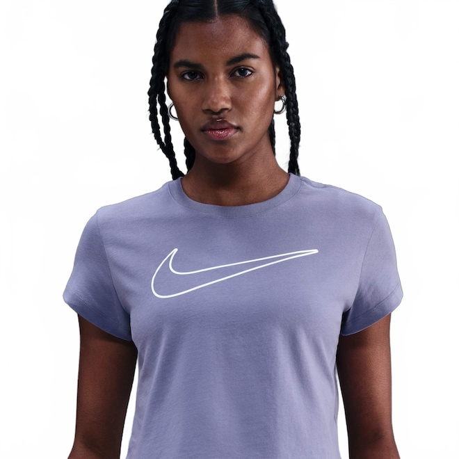 Camiseta Nike Sportswear Club Feminina - Foto 1