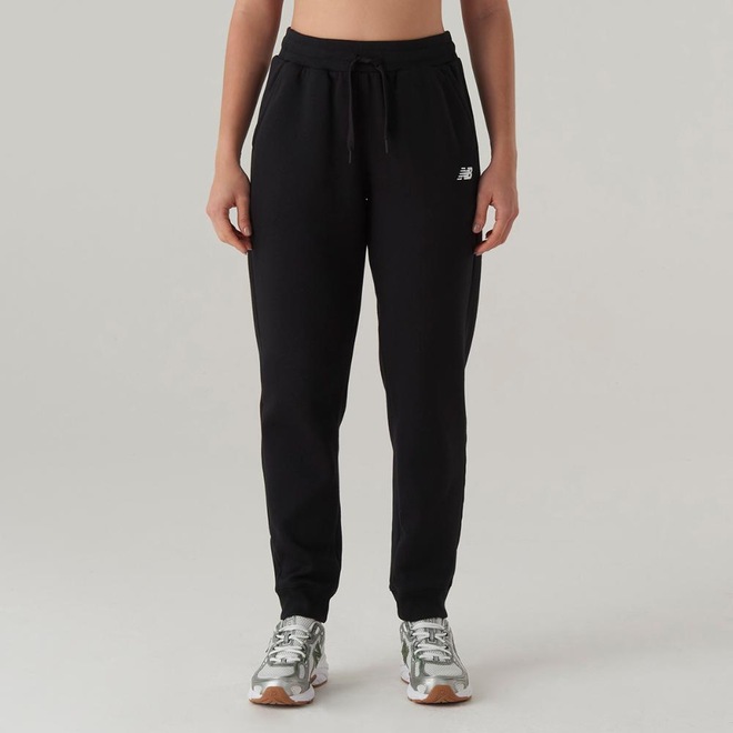 Calça com Felpa New Balance Essentials Feminina - Foto 1