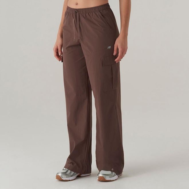 Calça New Balance Nylon Cargo Feminina - Foto 1