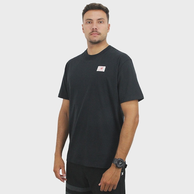 Camiseta New Balance Woven Label Black Masculina - Foto 1
