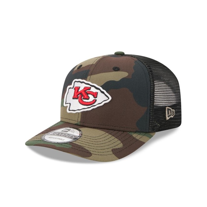 Boné New Era 9SEVENTY Kansas City Chiefs NFL Salute Service 2025 Masculino - Foto 1