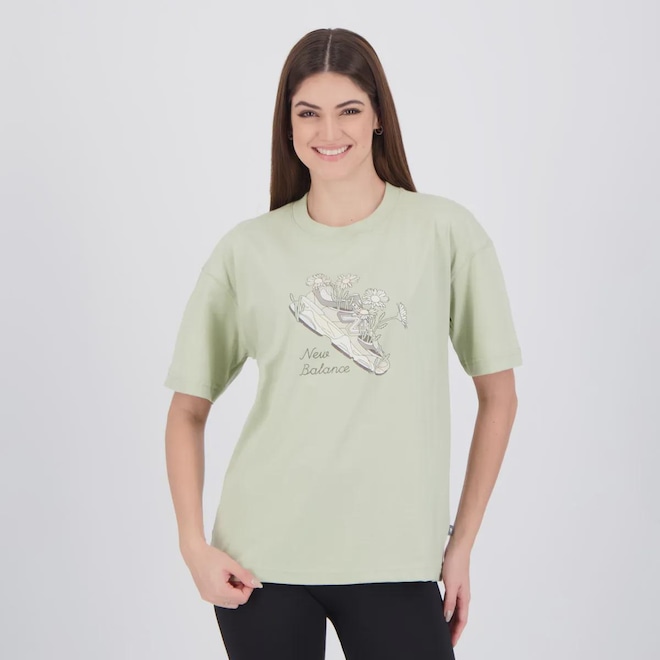 Camisa New Balance Flower Shoe Feminina - Foto 1