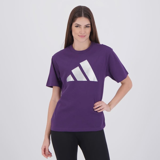 Camiseta adidas Holiday Feminina - Foto 1
