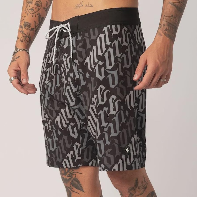 Bermuda Água MCD Caligraffiti 48cm - Masculina - Foto 1