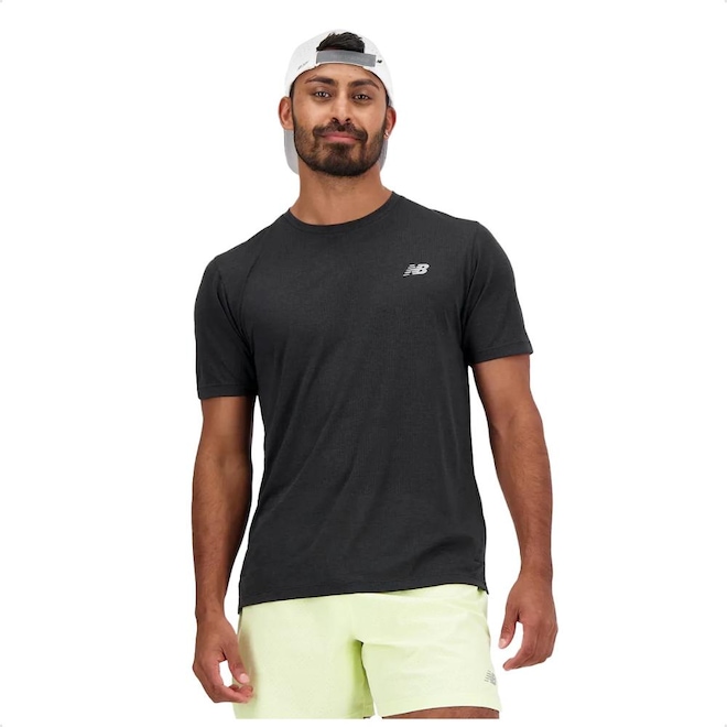 Camiseta New Balance Athletics Run Masculina - Foto 1
