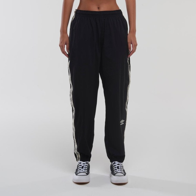 Calça Umbro Tape F.C. Unissex - Foto 1