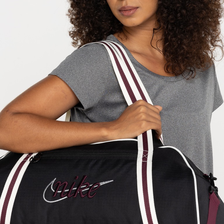 Bolsa Nike Gym Club Bag Plus 24 Litros em Promoção Centauro