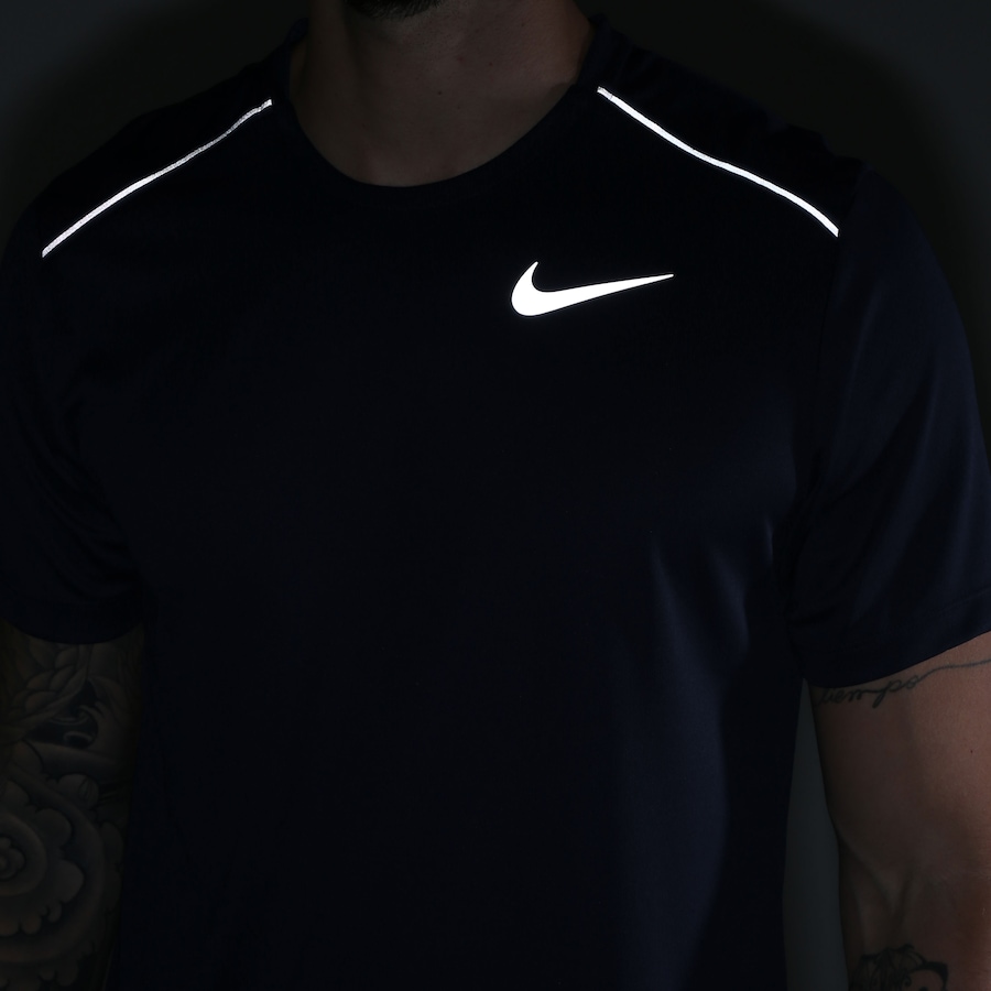 camisa da nike refletiva