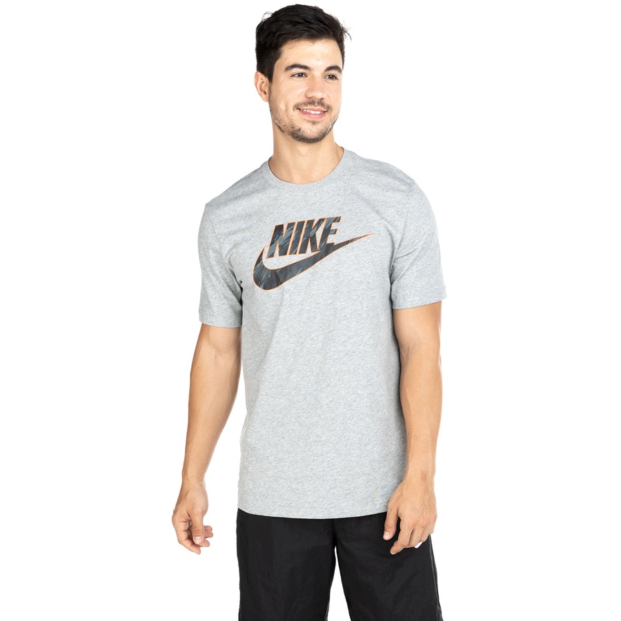 Camiseta Nike Manga Curta Sportswear Tee Essential BLK - Masculina