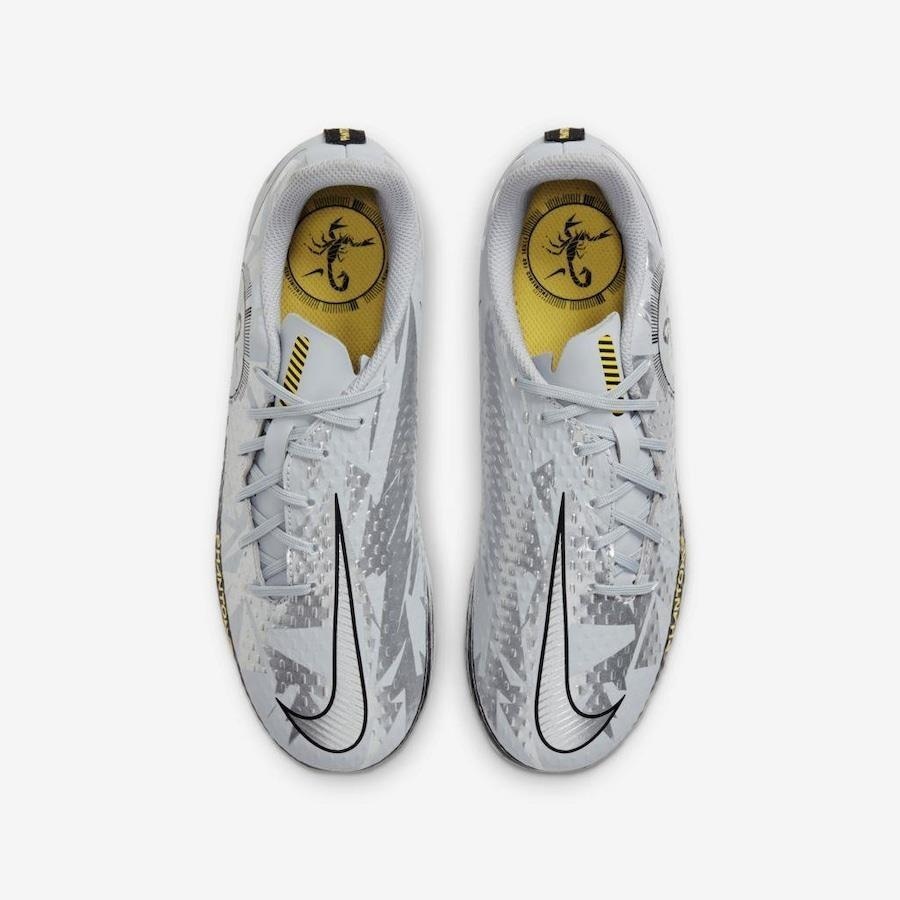 chuteira tipo botinha