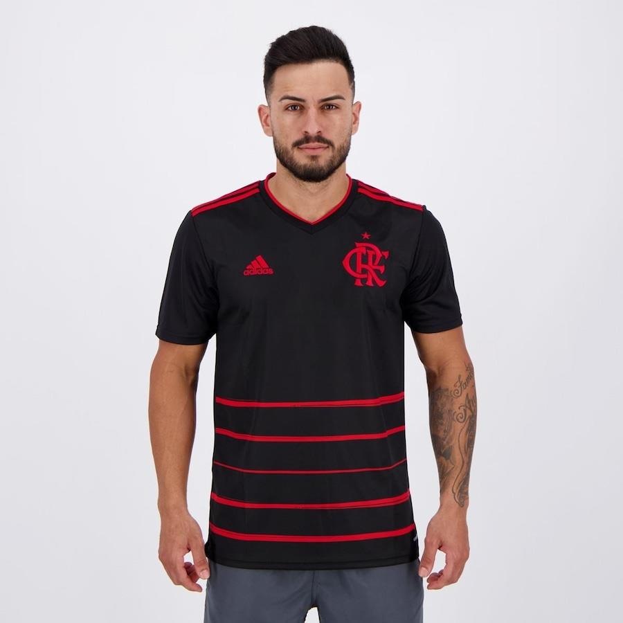 Bruno Henrique treina com óculos para prática de esporte