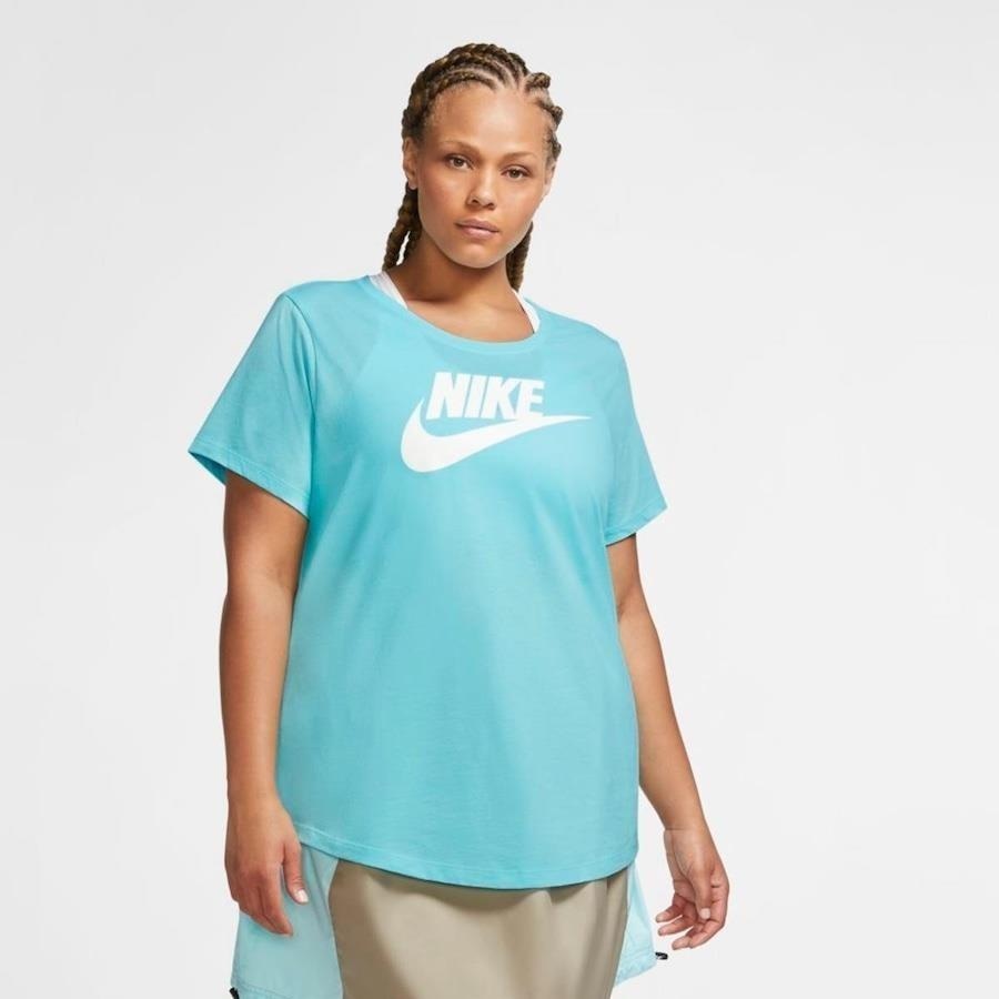 Plus Size - Camiseta Nike Sportswear Essential Futura Feminina - Nike